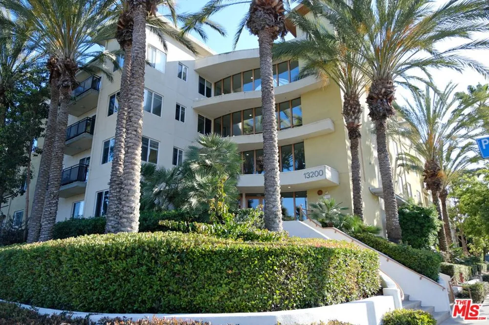 13200 Pacific #212 Playa Vista, CA 90094