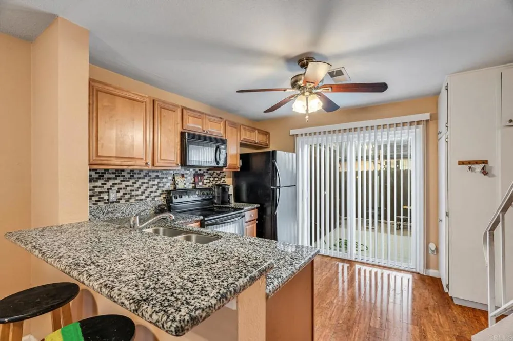 10132 Peaceful Court Santee, CA 92071