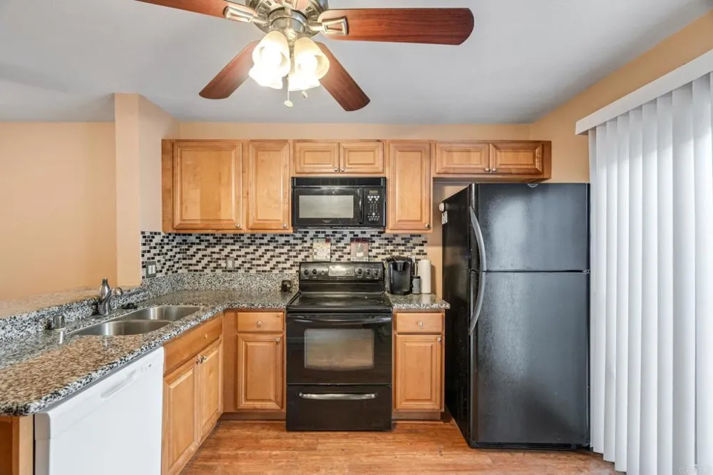 10132 Peaceful Court Santee, CA 92071