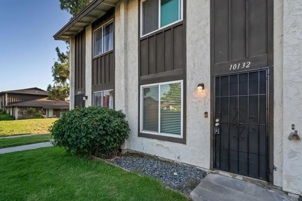 10132 Peaceful Court Santee, CA 92071