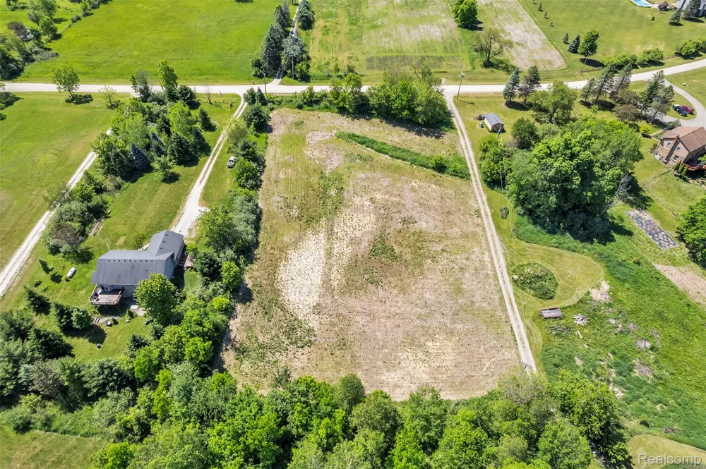 Charles Huff Road Howell City, MI 48855