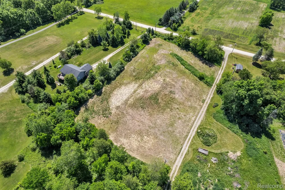 Charles Huff Road Howell City, MI 48855