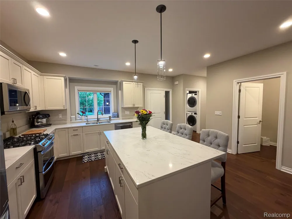 3604 Bay Harbor Drive #78 Brighton Township, MI 48114