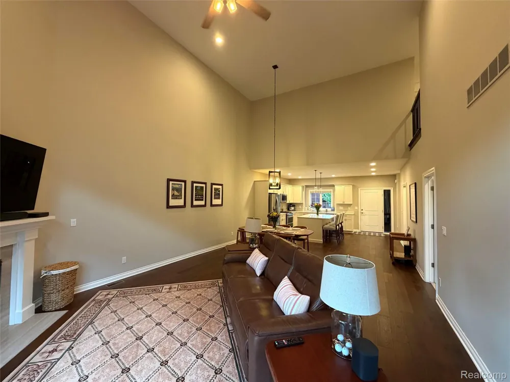 3604 Bay Harbor Drive #78 Brighton Township, MI 48114