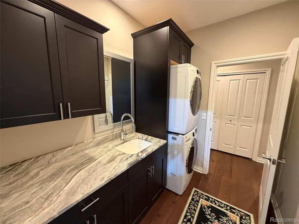 3604 Bay Harbor Drive #78 Brighton Township, MI 48114