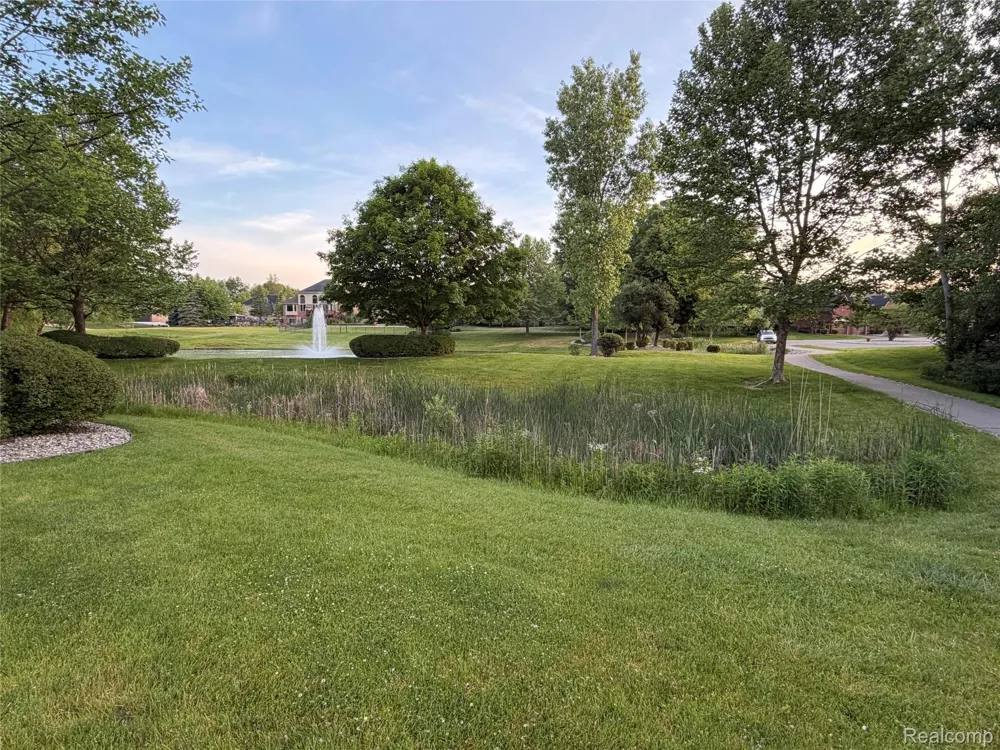 3604 Bay Harbor Drive #78 Brighton Township, MI 48114