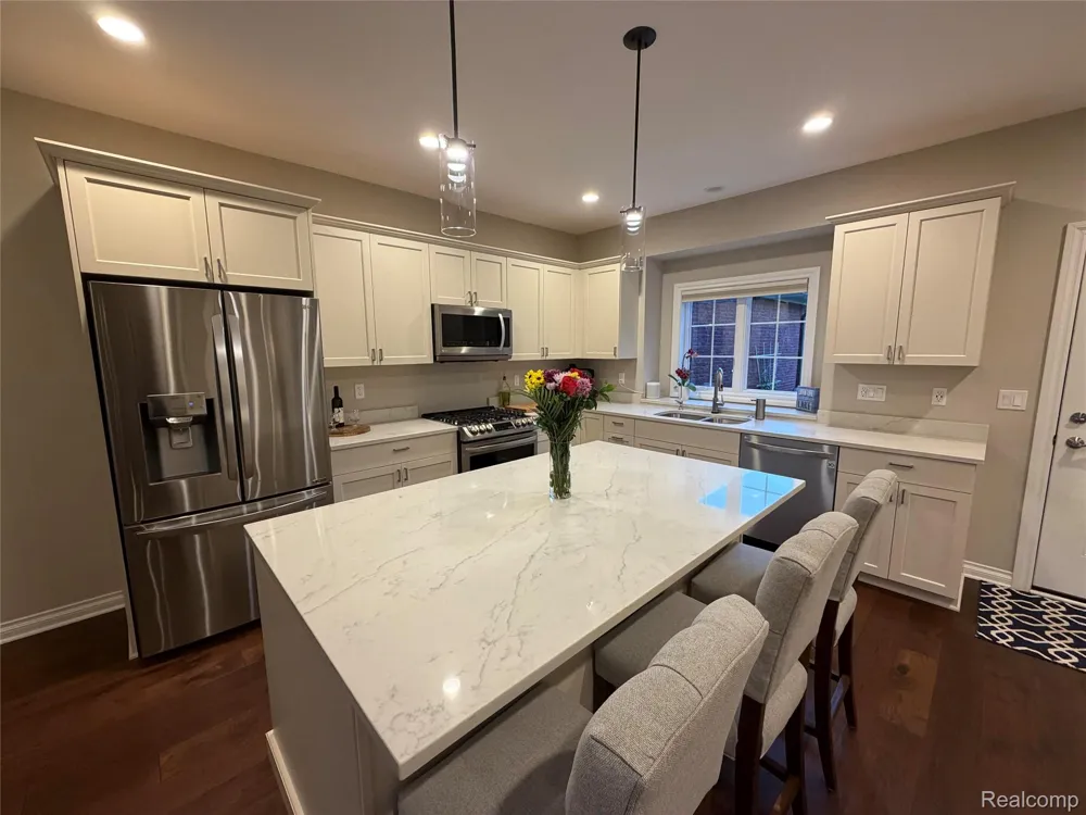 3604 Bay Harbor Drive #78 Brighton Township, MI 48114
