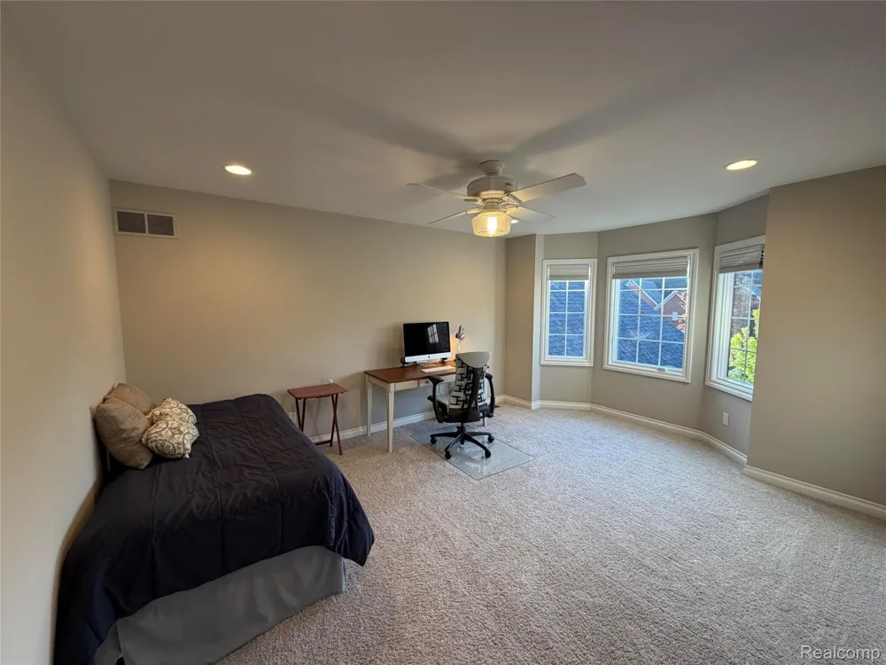 3604 Bay Harbor Drive #78 Brighton Township, MI 48114