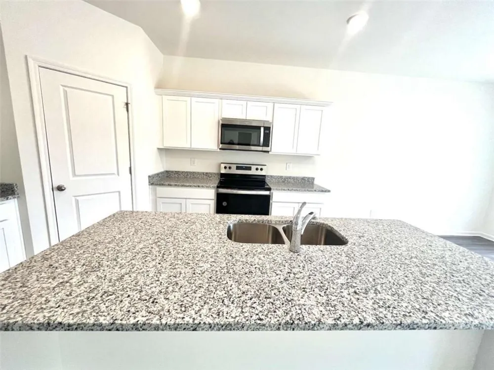 303 Hyde Park Winder, GA 30680