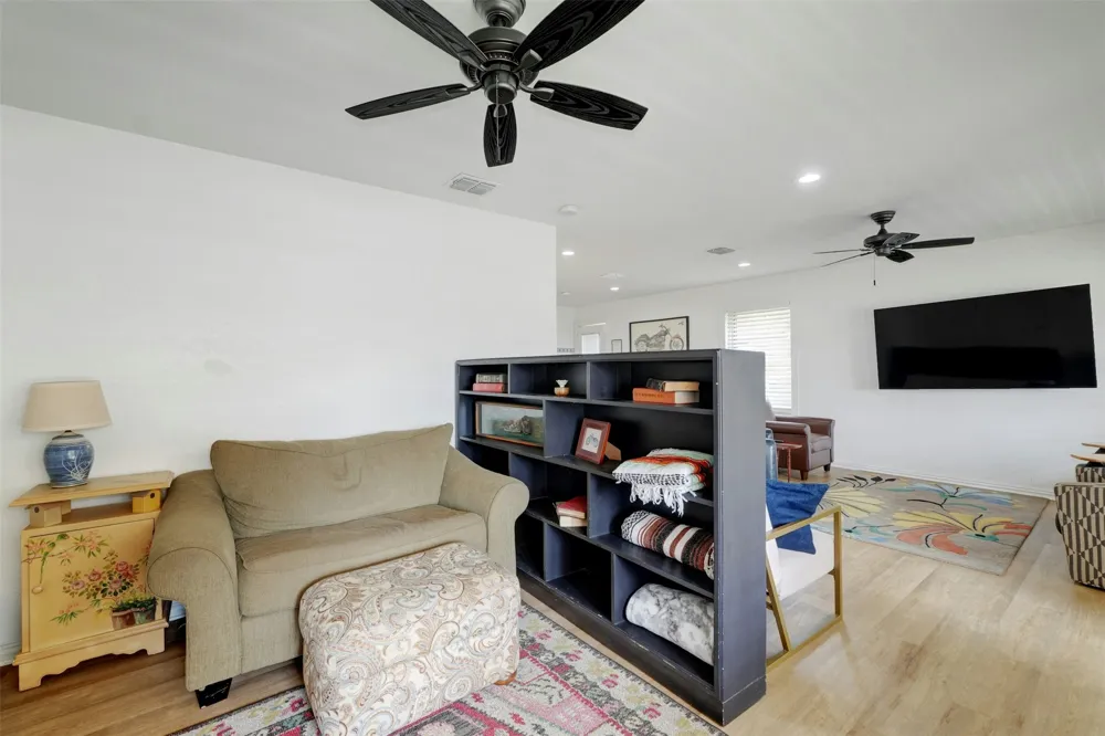 10612 Lakeside Drive Jonestown, TX 78645