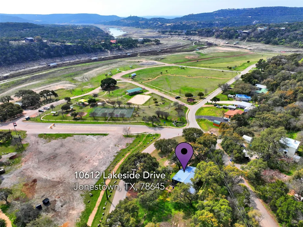 10612 Lakeside Drive Jonestown, TX 78645