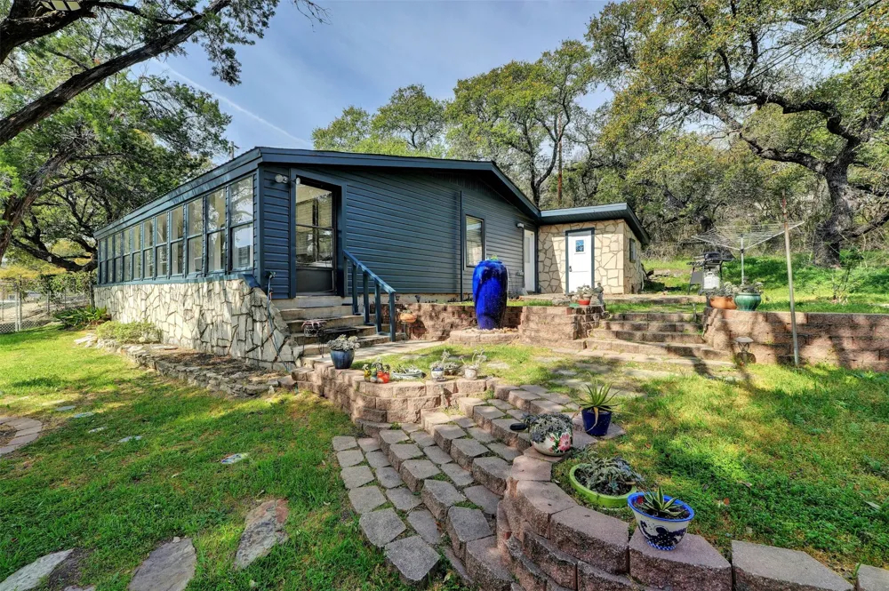 10612 Lakeside Drive Jonestown, TX 78645