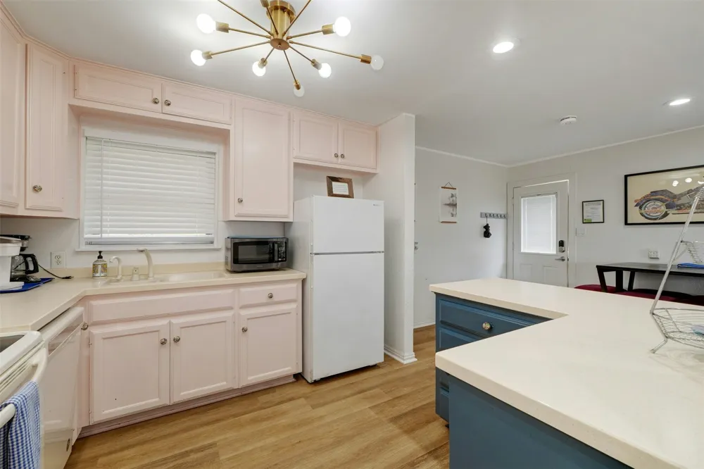 10612 Lakeside Drive Jonestown, TX 78645