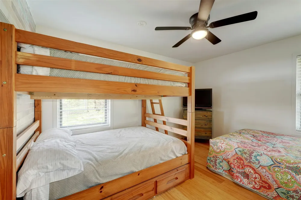 10612 Lakeside Drive Jonestown, TX 78645