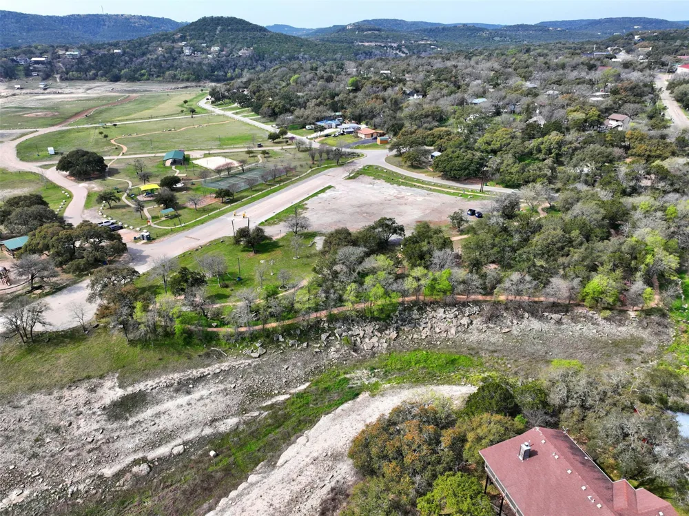 10612 Lakeside Drive Jonestown, TX 78645