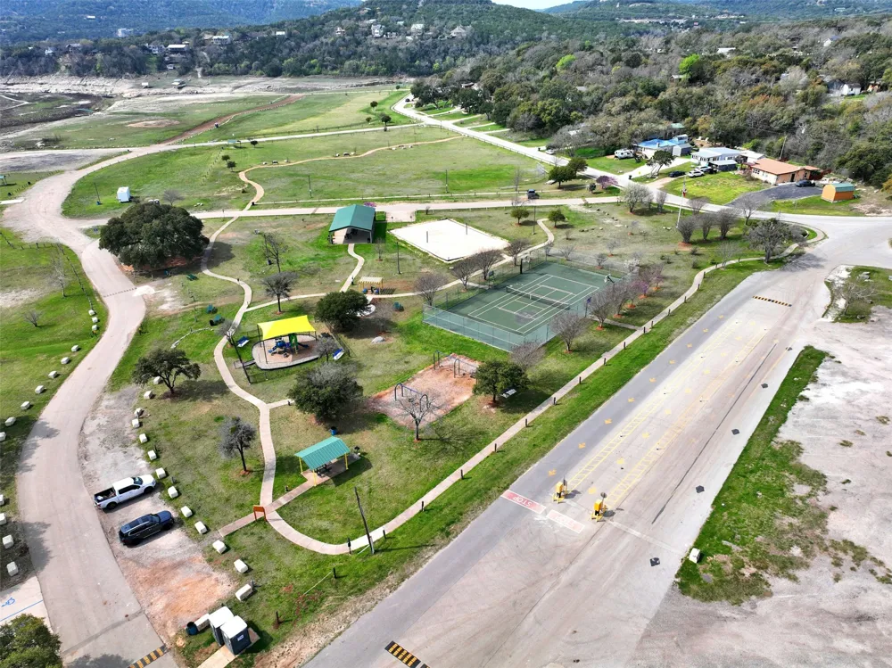 10612 Lakeside Drive Jonestown, TX 78645