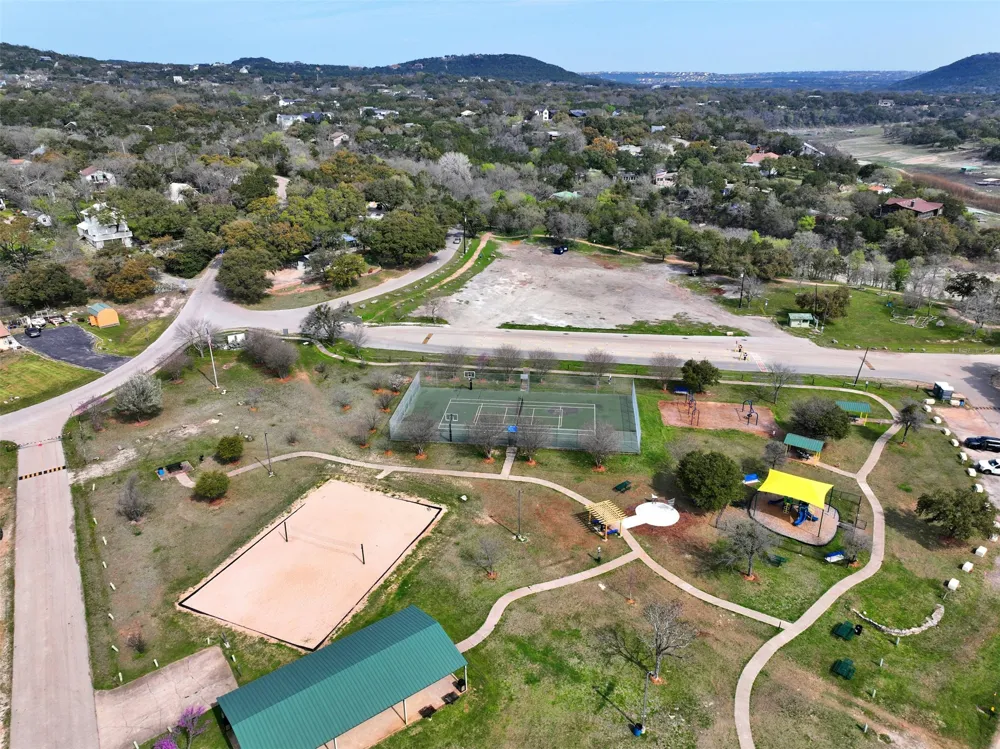 10612 Lakeside Drive Jonestown, TX 78645