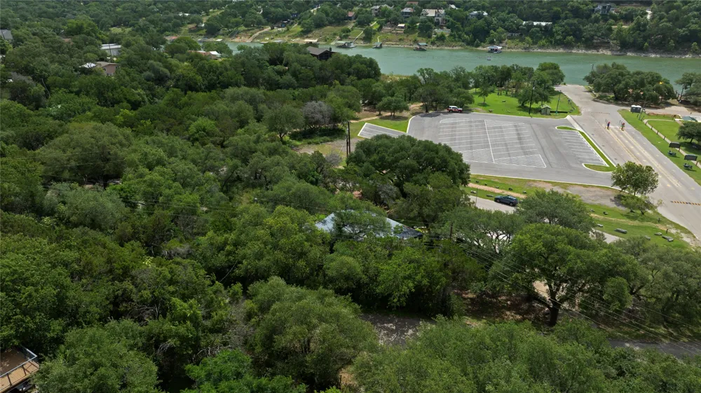 10612 Lakeside Drive Jonestown, TX 78645