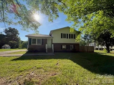 122 Wallace Street Boonville, NC 27011