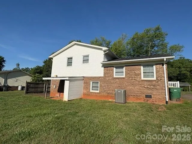 122 Wallace Street Boonville, NC 27011