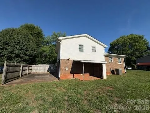 122 Wallace Street Boonville, NC 27011