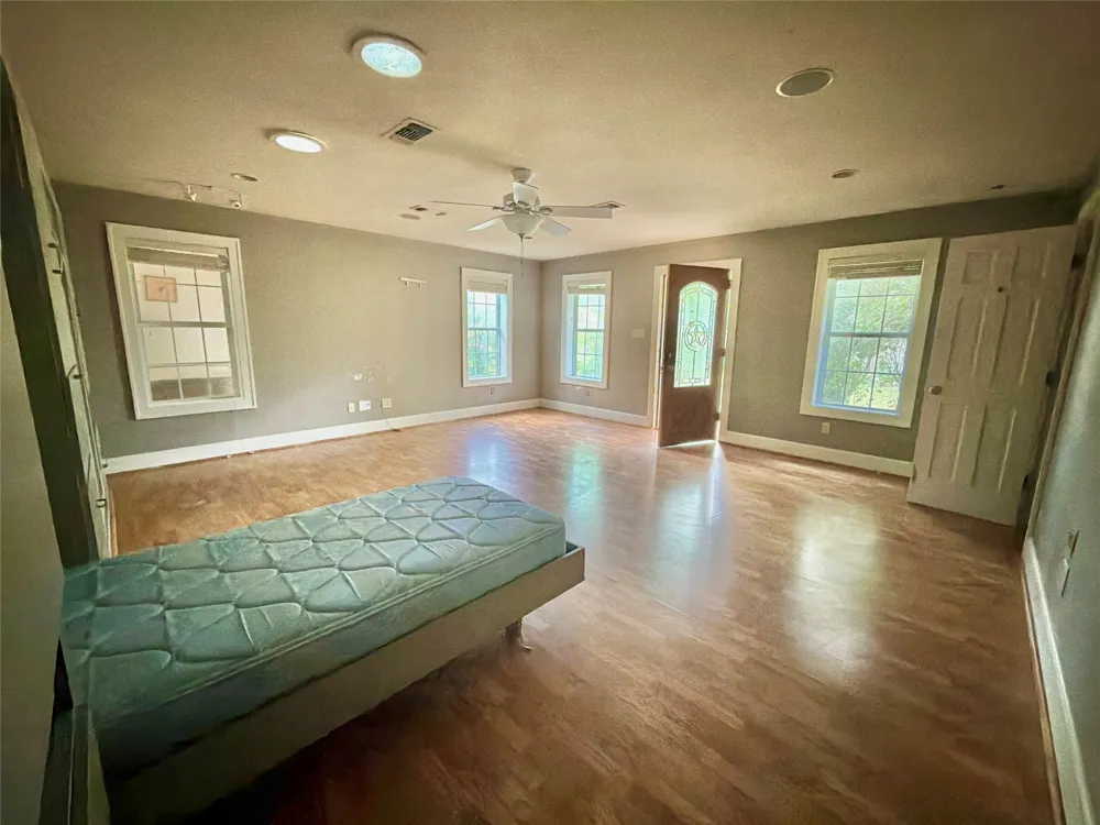 900 S Seaman Street Eastland, TX 76448