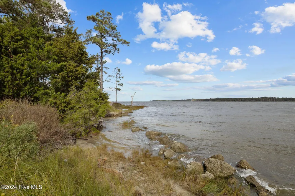 211 S River Drive Beaufort, NC 28516