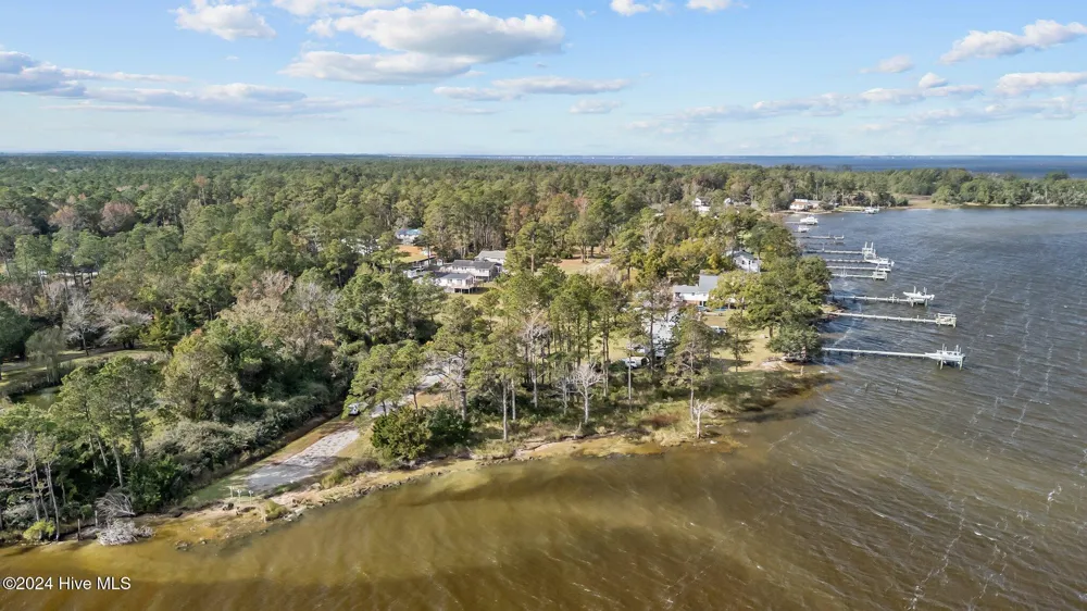 211 S River Drive Beaufort, NC 28516