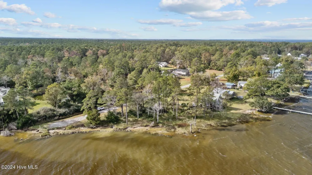 211 S River Drive Beaufort, NC 28516