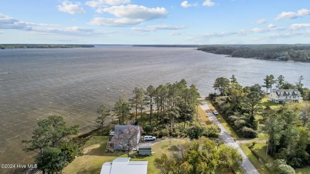 211 S River Drive Beaufort, NC 28516