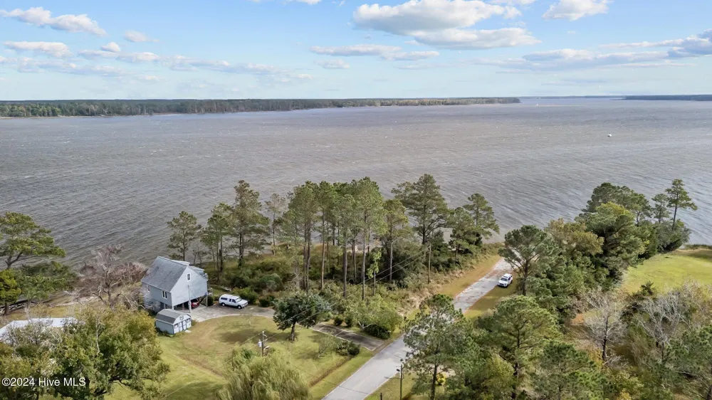 211 S River Drive Beaufort, NC 28516
