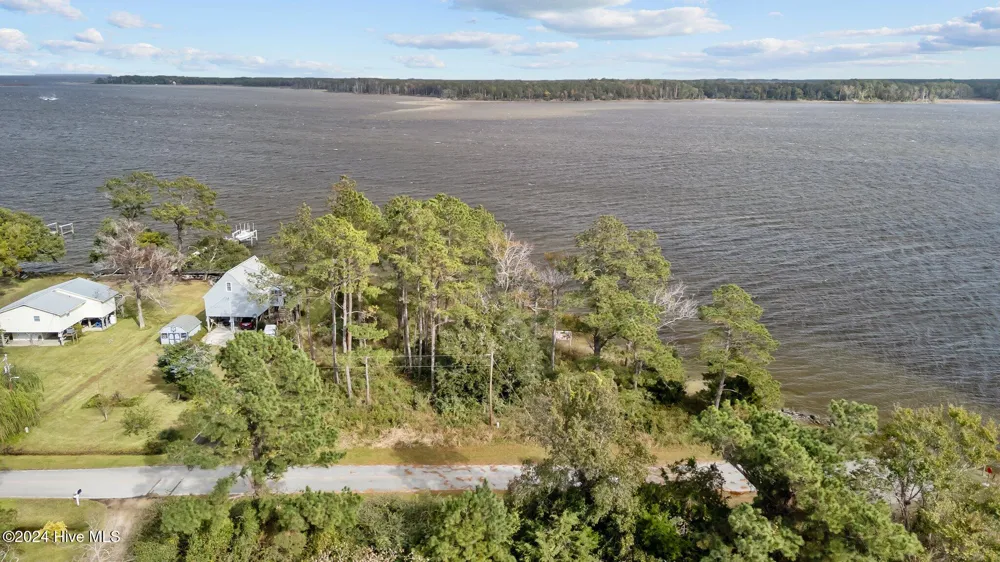 211 S River Drive Beaufort, NC 28516