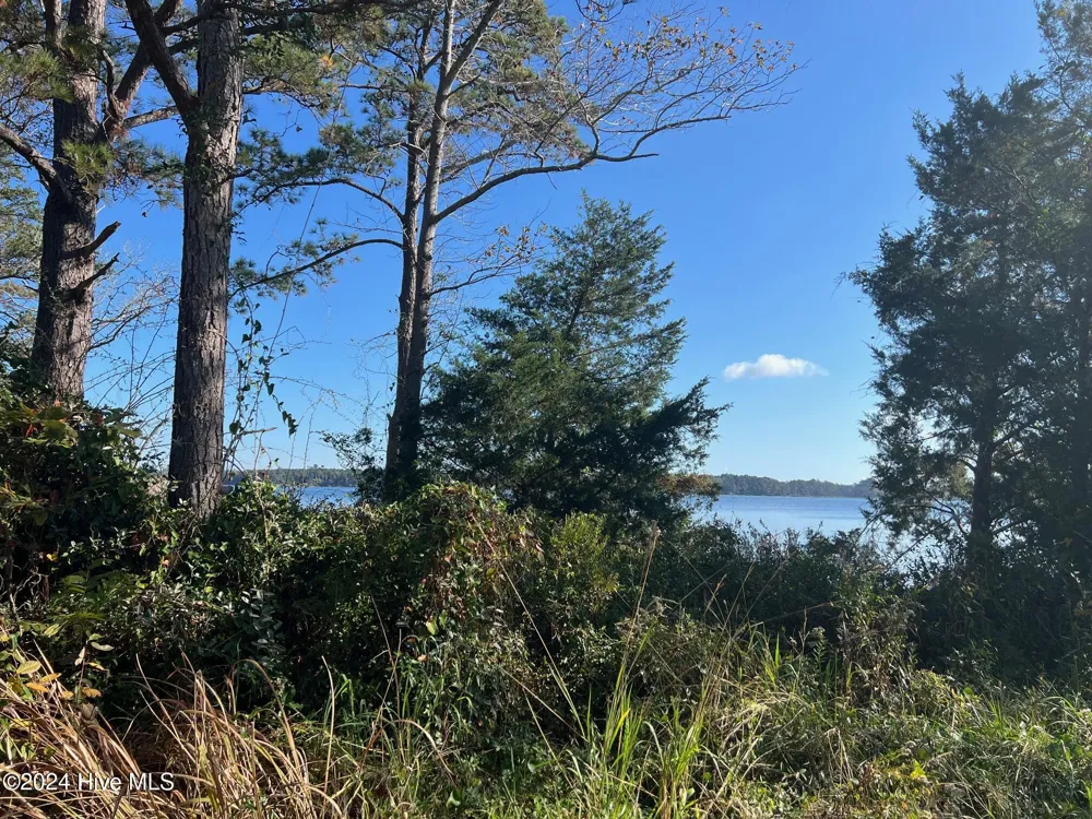 211 S River Drive Beaufort, NC 28516