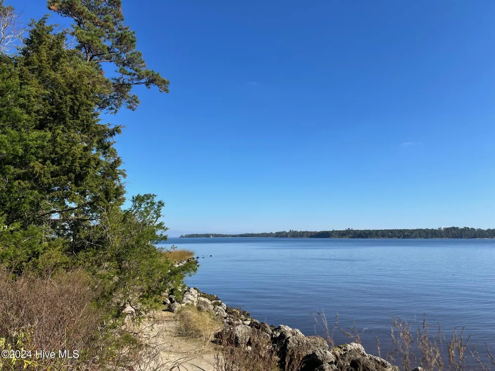 211 S River Drive Beaufort, NC 28516