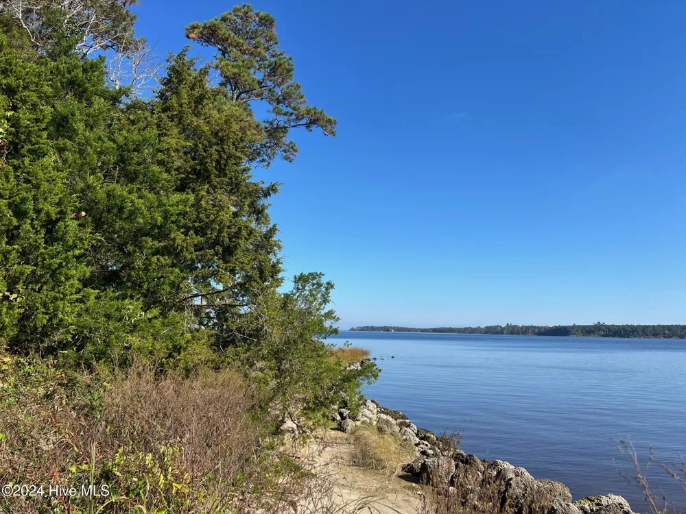 211 S River Drive Beaufort, NC 28516