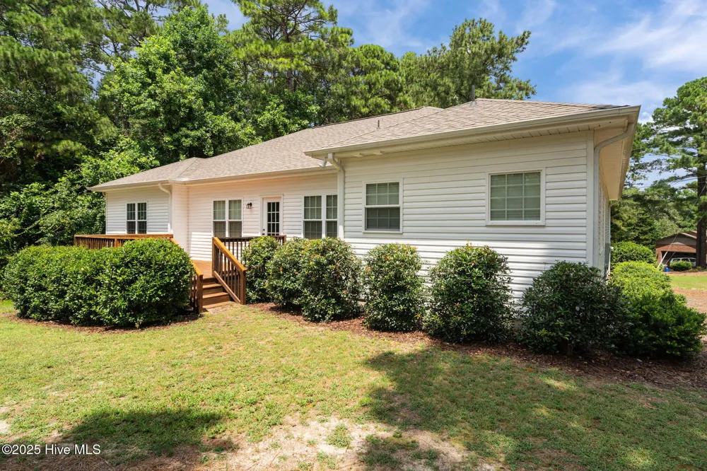 27 Pine Lake Drive Whispering Pines, NC 28327