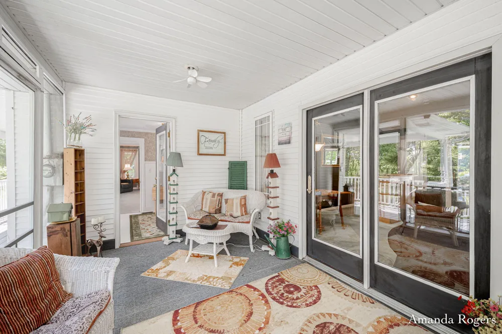 2295 Fallasburg Park Drive NE Lowell, MI 49331