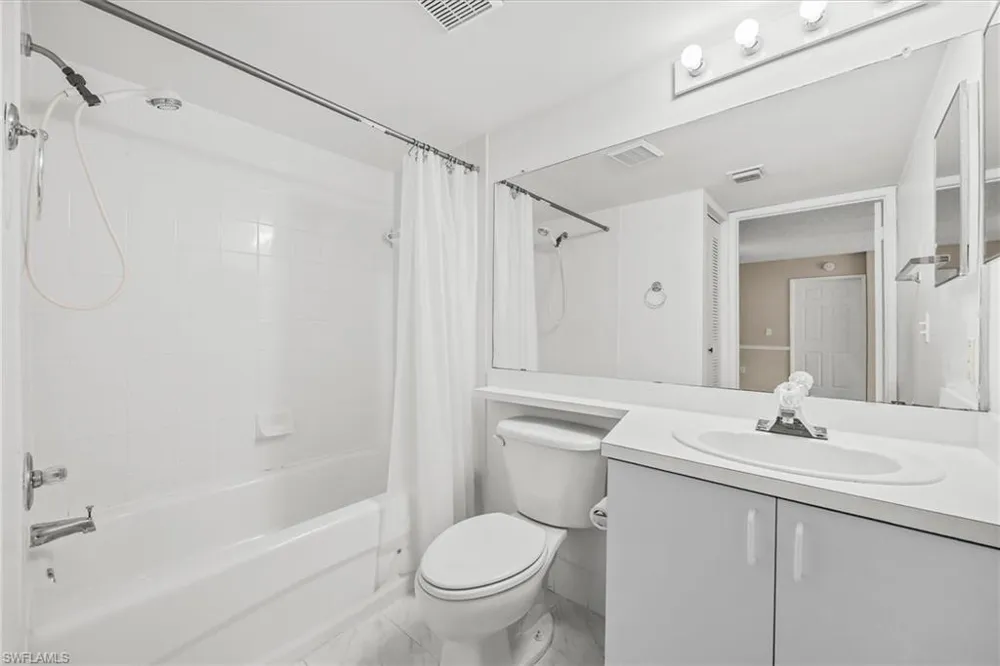 1590 S 42ND CIRCLE #209 Vero Beach, FL 32967