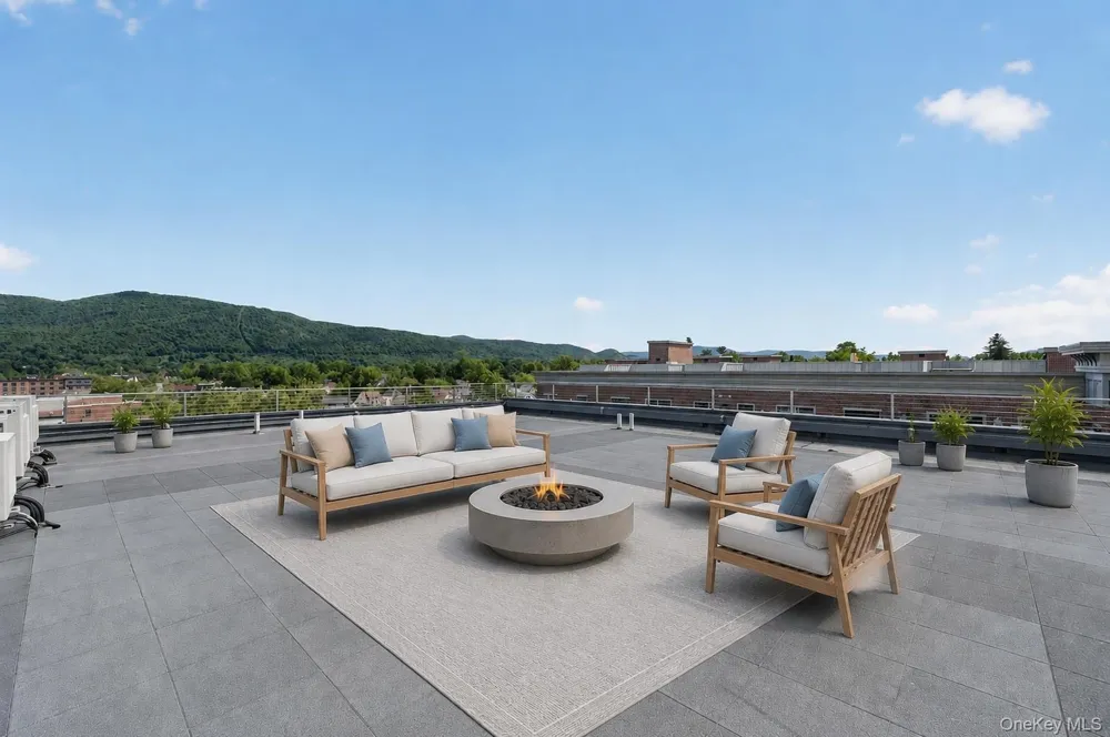 226 Main Street #402 Beacon, NY 12508