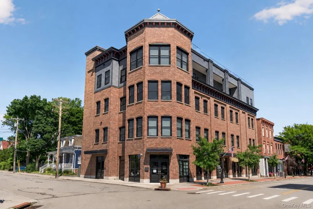 226 Main Street #402 Beacon, NY 12508