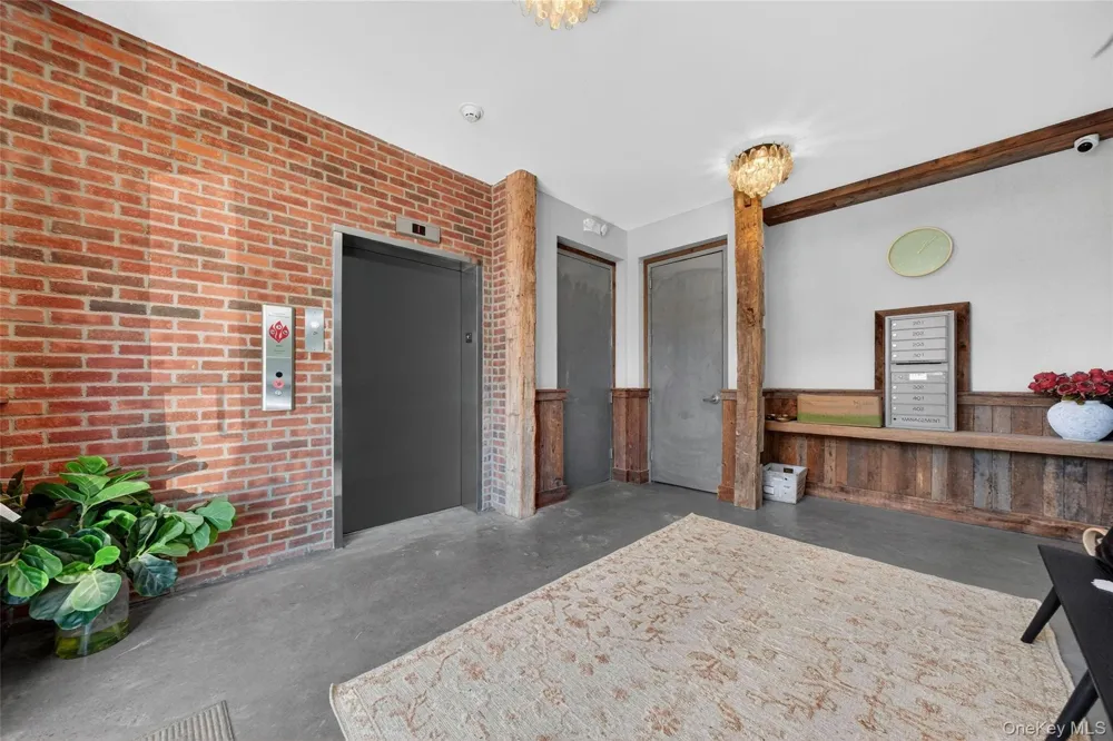 226 Main Street #402 Beacon, NY 12508