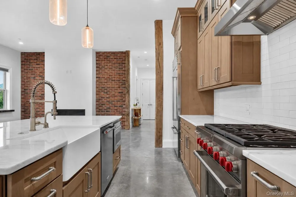 226 Main Street #402 Beacon, NY 12508