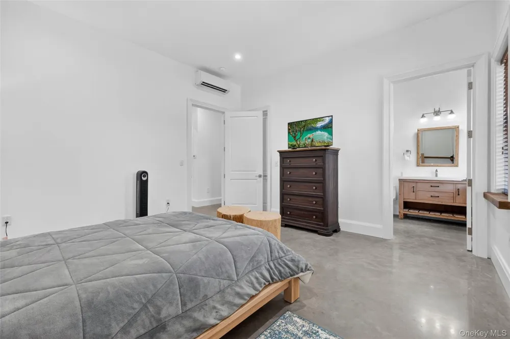 226 Main Street #402 Beacon, NY 12508