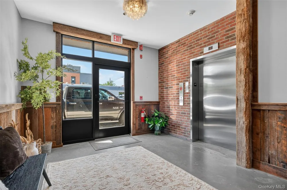 226 Main Street #402 Beacon, NY 12508
