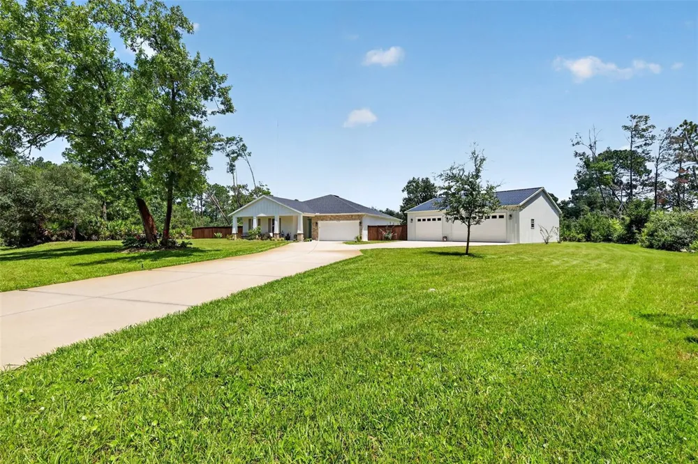 30658 EAST BLUEBELL AVE Eustis, FL 32736