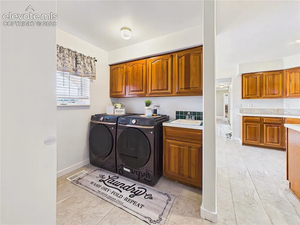116 Top Notch Trail Penrose, CO 81240