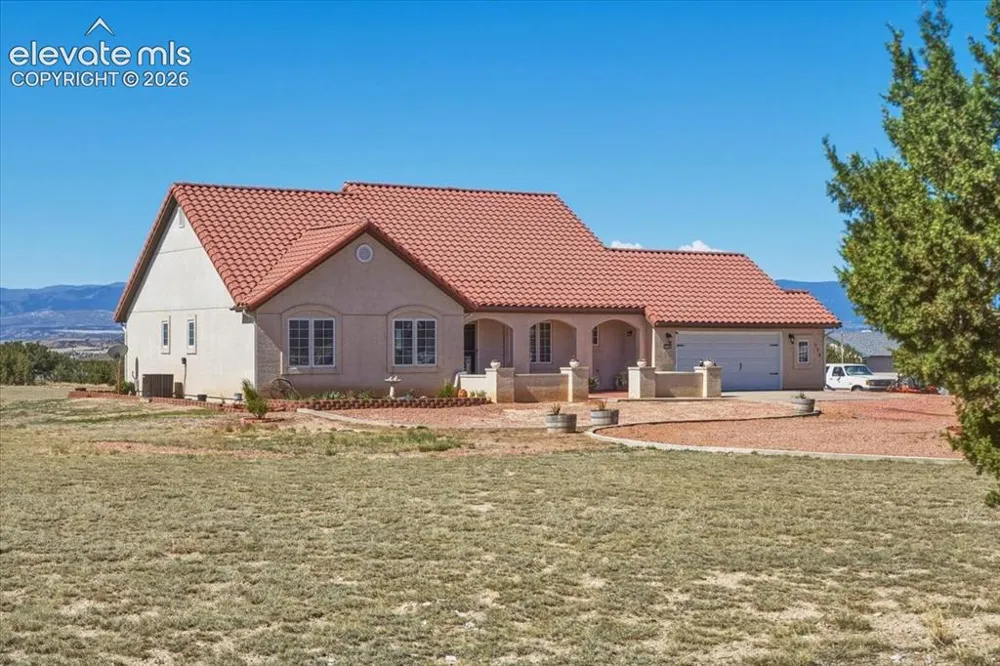 116 Top Notch Trail Penrose, CO 81240