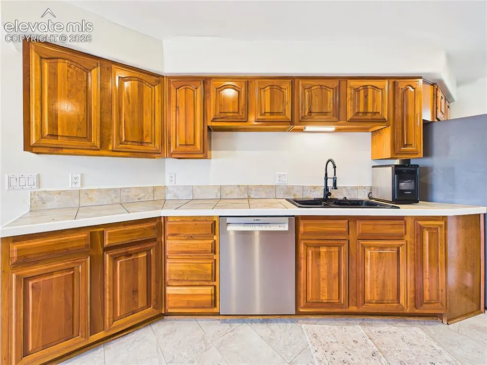 116 Top Notch Trail Penrose, CO 81240