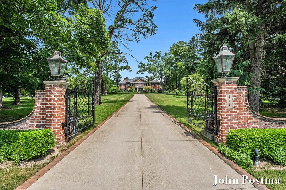 1995 San Lu Rae Drive SE East Grand Rapids, MI 49506