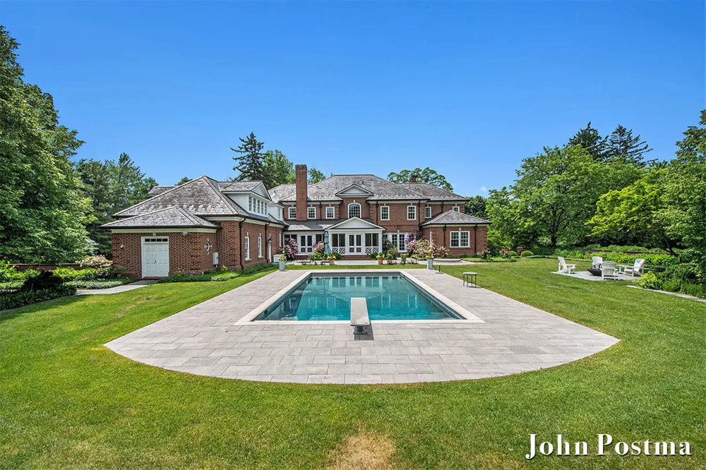 1995 San Lu Rae Drive SE East Grand Rapids, MI 49506